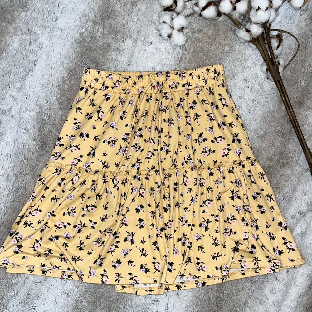 No Boundaries Yellow Floral Skirt Size X-Small